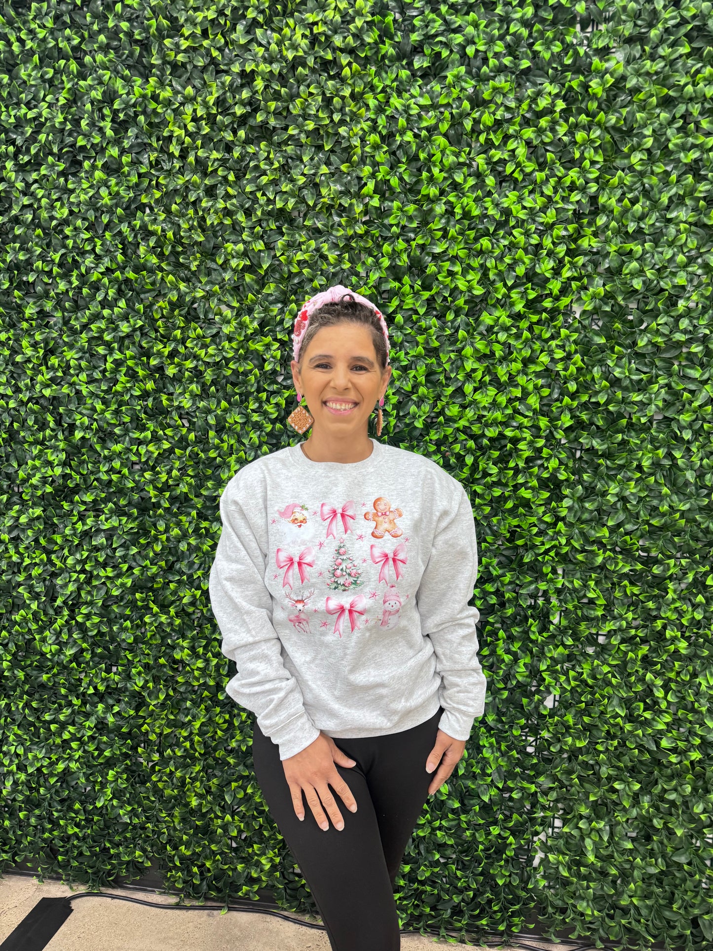 Santa and pink bows on (ash sweatshirt)